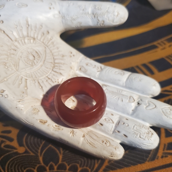 **RARE FIND** Solid Carnelian ring in perfect condition size 8.75 - Picture 3 of 4